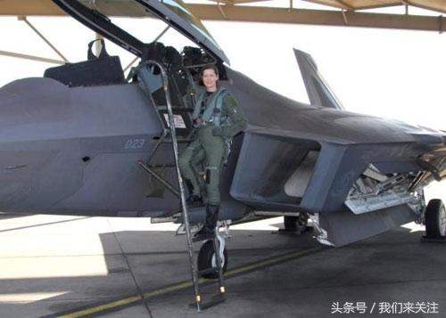 รูปนักบินหญิงกองทัพอากาศสหรัฐฯ