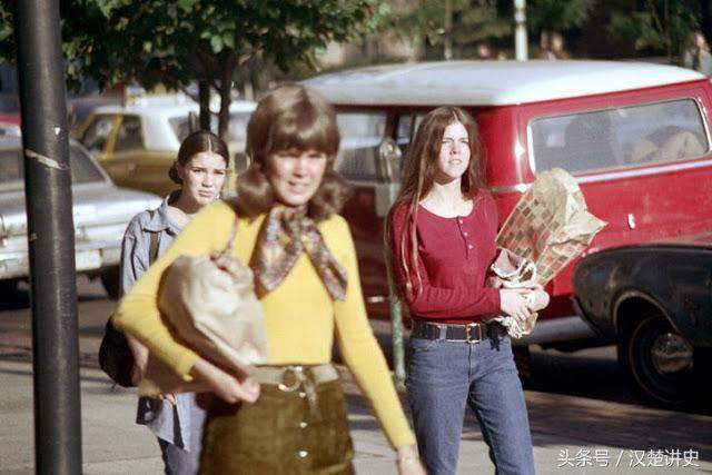 รูปวัยรุ่นเมกาเท่ๆ แฟชั่นในยุค 70
