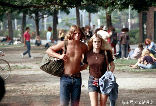 รูปวัยรุ่นเมกาเท่ๆ แฟชั่นในยุค 70