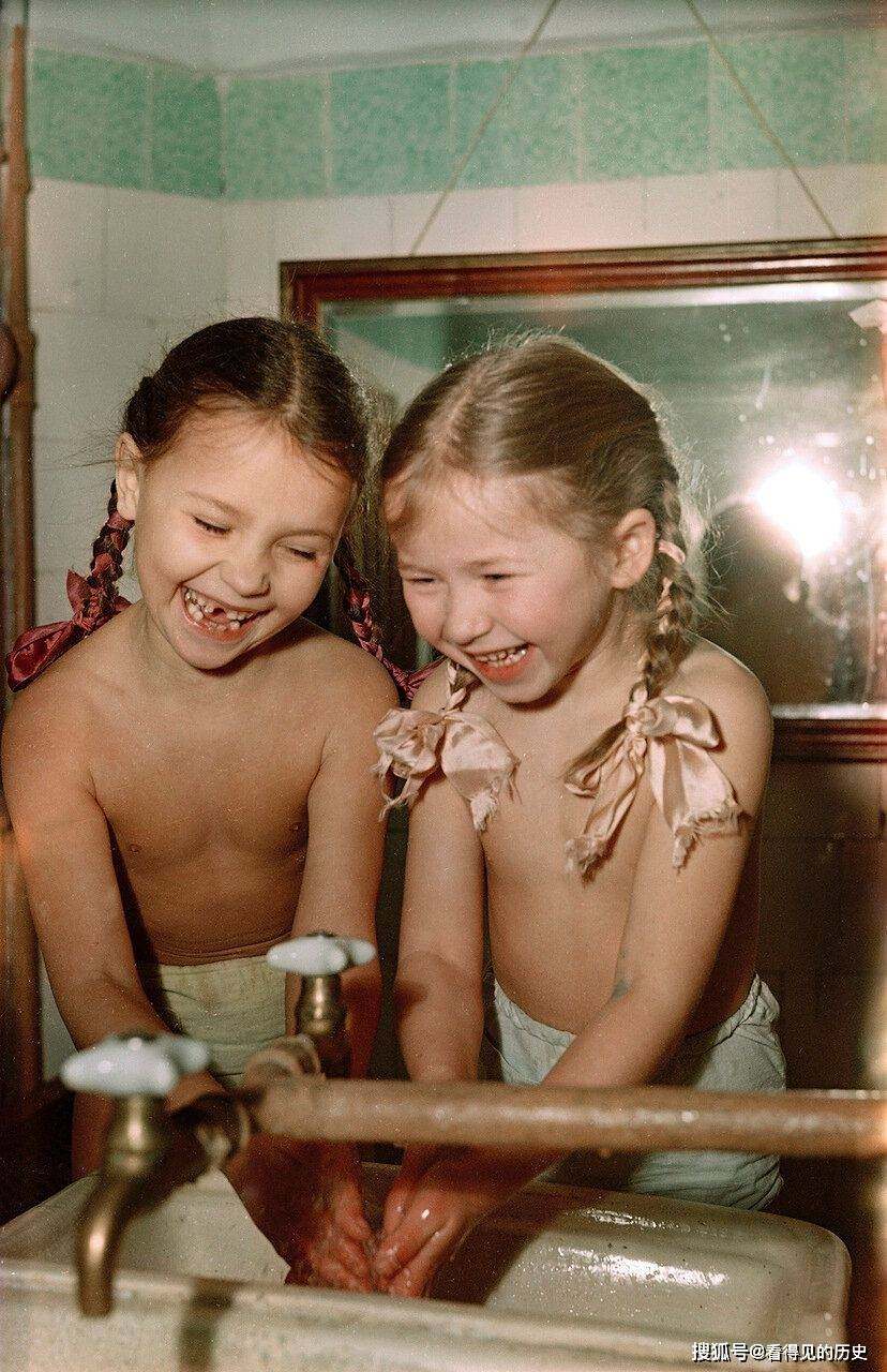 ภาพถ่ายเก่า เด็กยูเครนในทศวรรษ 50 การเติบโตอย่างมีความสุข