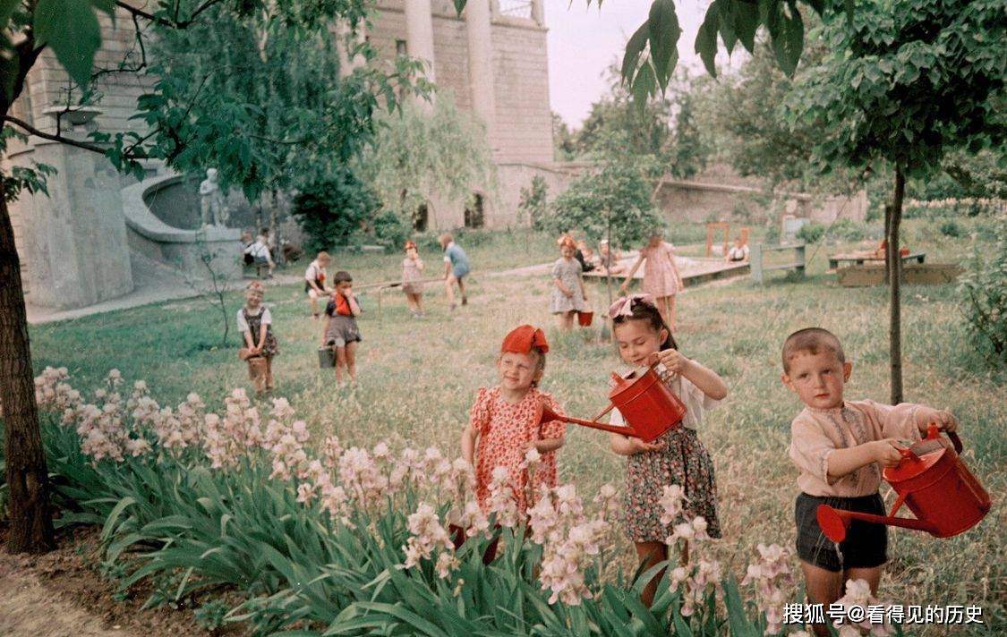 ภาพถ่ายเก่า เด็กยูเครนในทศวรรษ 50 การเติบโตอย่างมีความสุข