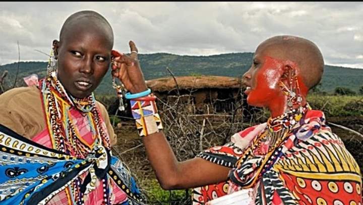 หญิงสาวต้องแต่งงานกับหญิงชรา Nyumba Ntobhu ประเพณีแต่งงานที่แปลกประหลาด