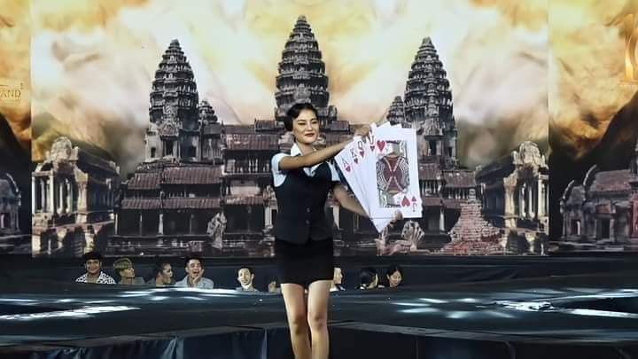 ก็เป็นดีลเลอร์สาวไปเลยสิคะ! ดราม่าชุดนางงามสุดแปลกจากเวที Miss Grand Cambodia 2022