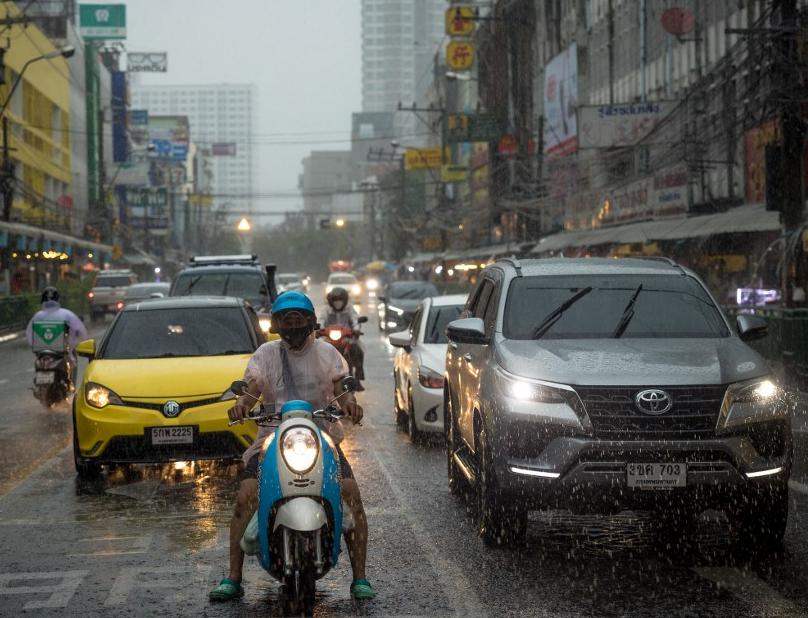 "กรมอุตุฯ" ประกาศเตือน "พายุไต้ฝุ่นโนรู" ทำฝนตกถล่มไทยหนักถึงหนักมาก 28 ก.ย.-1 ต.ค. นี้