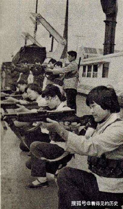 กองทหารหวู่ฮั่นในแม่น้ำแยงซีใน คริสต์ทศวรรษ 1980
