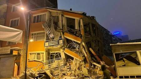 เกิดเหตุแผ่นดินไหวที่ตุรกี ประชาชนตายเกลื่อน