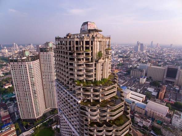 ตึกร้างในตำนานที่ตั้งอยู่ย่านใจกลางเมืองกรุงเทพมหานคร