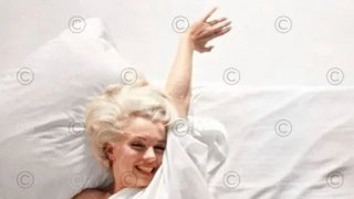 ภาพถ่ายเตียงของ Marilyn Monroe ภาพถ่ายเซ็กซี่ที่โด่งดังที่สุดตลอดกาล