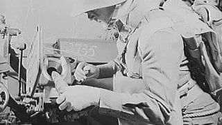 ภาพถ่ายเก่าๆ ของสงครามโลกครั้งที่สอง: เจ้าหน้าที่และทหารสหรัฐฯ ฝึกซ้อมที่ฐานทัพ Fort Benning ในสหรัฐอเมริกา