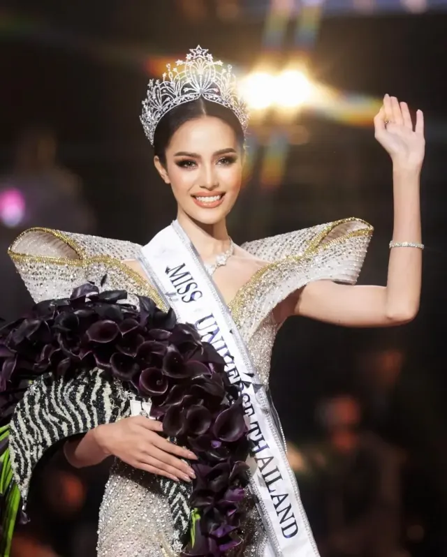 Tukli pussies porno bilan yalangoch semiz keksa ayollar