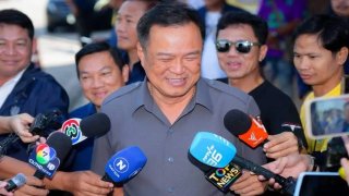 &lsquo;อนุทิน&rsquo; ตอบกระแสข่าว ควง &lsquo;เนวิน&rsquo; เข้าพบ &lsquo;ทักษิณ&rsquo; ถึงที่บ้านจันทร์ส่องหล้า