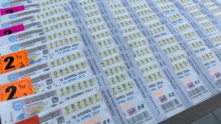ลายแทงสายมู: เจาะ 10 ชุดเลขเด่น 3 ตัวตรง จากแนวทาง "เลขธูปมงคล" งวด 1 กรกฎาคม 2569