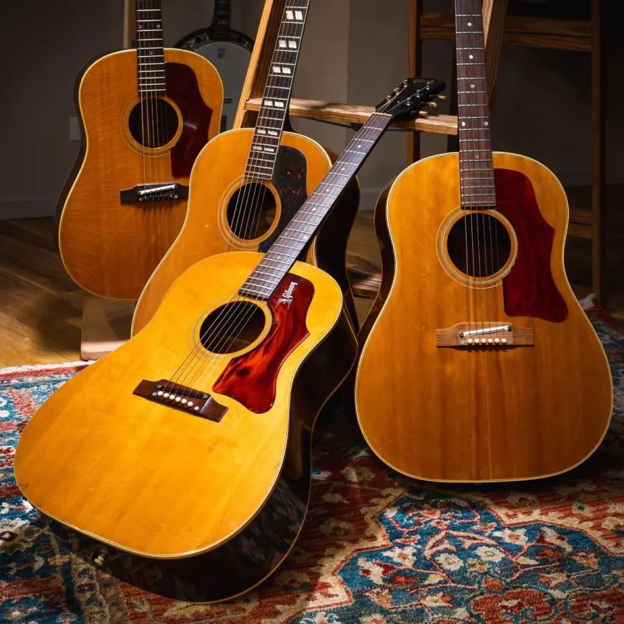 Vintage Vibes: History of the Gibson J-50
– Chicago Music Exchange