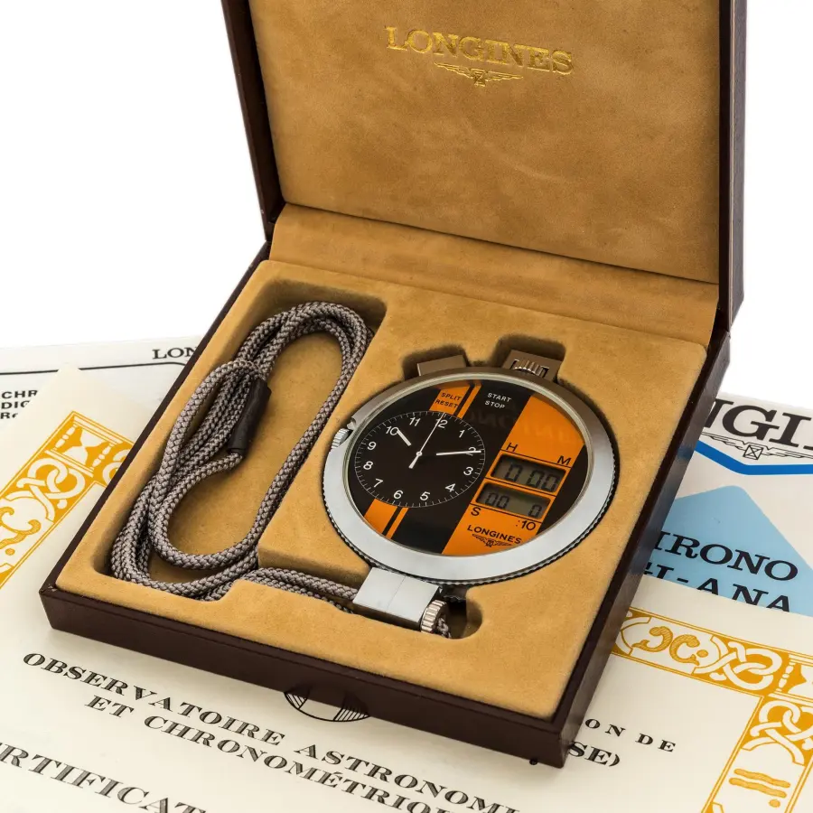 LONGINES, REF. 7005 CHRONOGRAPH DIGI-ANA
Longines, case No. 1226, Ref. 7005. Sold in 1984.
Fine and rare, large, keyless, chromed, split-seconds, Chronometer quartz chronograph stopwatch. Accompanied by the original fitted
box, instruction booklet, certificate of trials and original invoice.
| Important Modern & Vintage Timepieces | Geneva, November 13, 2016