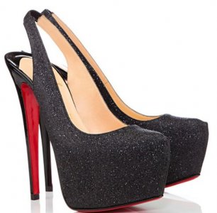 Christian Louboutin เพชรน้ำงามของเหล่า แฟชั่นนิสต้า และเซเลป ทั่วโลก