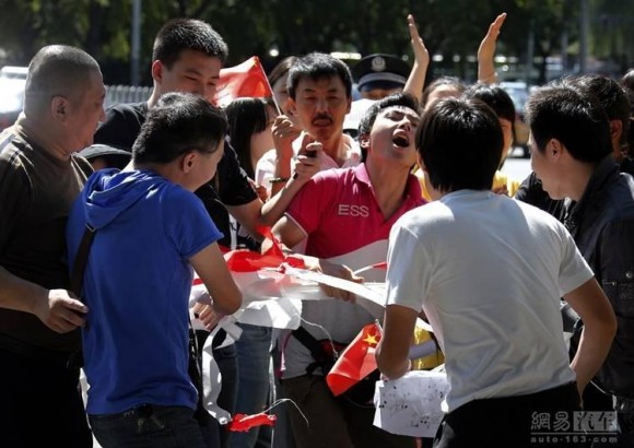 คลิกชมภาพต่อไป