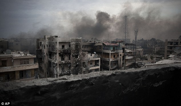 สูบบุหรี่เพิ่มขึ้นกว่า Saif Al Dawla ตำบลใน Aleppo สหประชาชาติหัวหน้าบันคีมูนได้ทำอุทธรณ์ที่แข็งแกร่งเพื่อรัฐมนตรีต่างประเทศซีเรียเพื่อหยุดการใช้อาวุธหนักกับพลเรือน