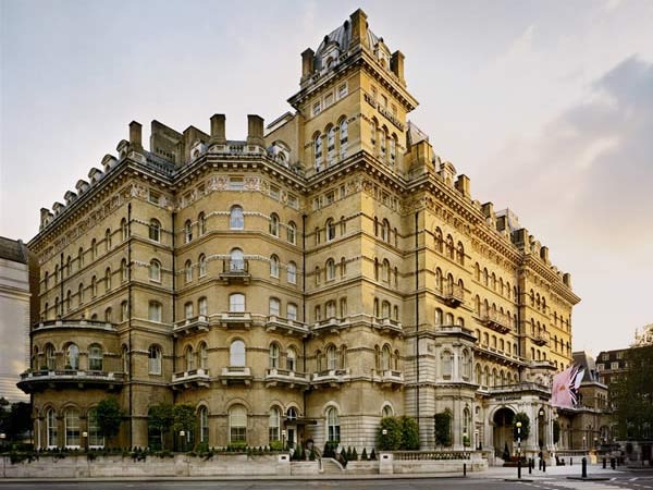 1langham_hotel_london_600x450 10 อันดับ โรงแรมผีสิงที่ดังที่สุดในโลก