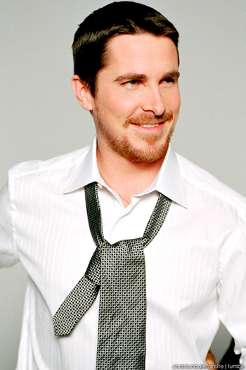 10 อันดับชายที่ไว้หนวดแล้วดูเซ็กซี่ที่สุดในปี 2012 