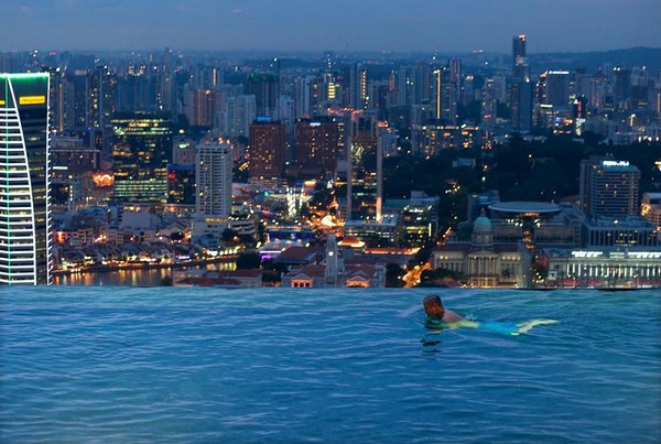Infinity Pool Tourism on the Edge16