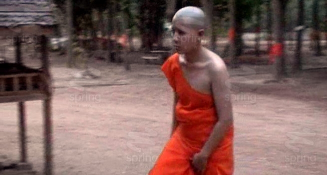 คนสองเพศอยากบวชโกนหัวใส่ผ้าเหลือง ถูกเจ้าอาวาสตักเตือนให้ถอดจีวร