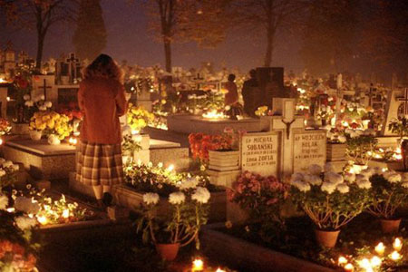 Talca-Chile-Visiting-the-Cemetery