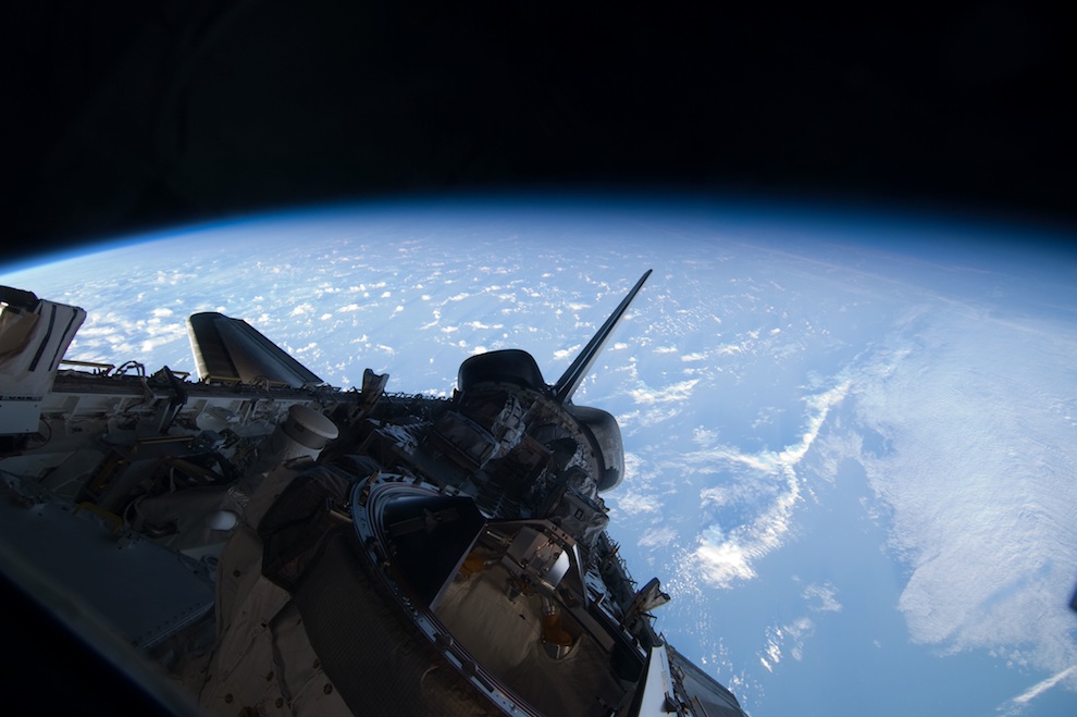 LGF3f Spacewalks   the blue sky below us [32 Pics]