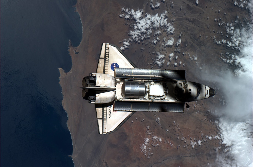 qzPS3 Spacewalks   the blue sky below us [32 Pics]
