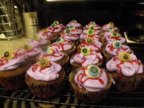 Zombie Cake (13 pics)