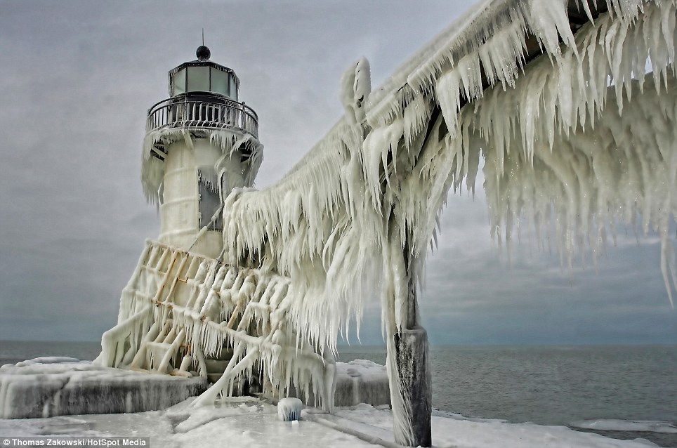 lighthouse usa cold (2)