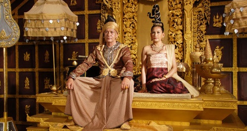 "เจาะหู" ค่านิยมและพระราชประเพณีสำคัญของชายชาวพม่าโบราณ