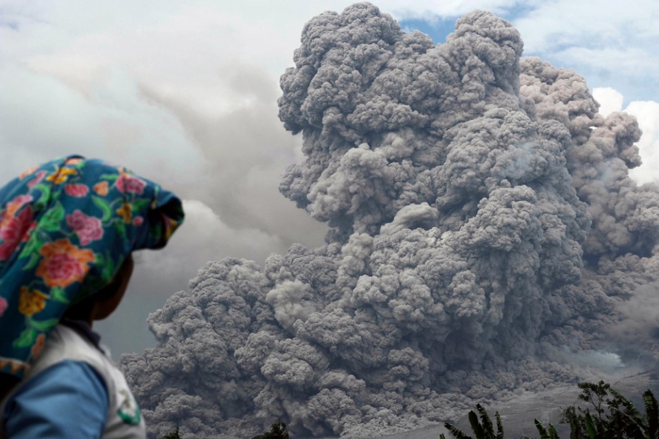 indonesia volcano (1)