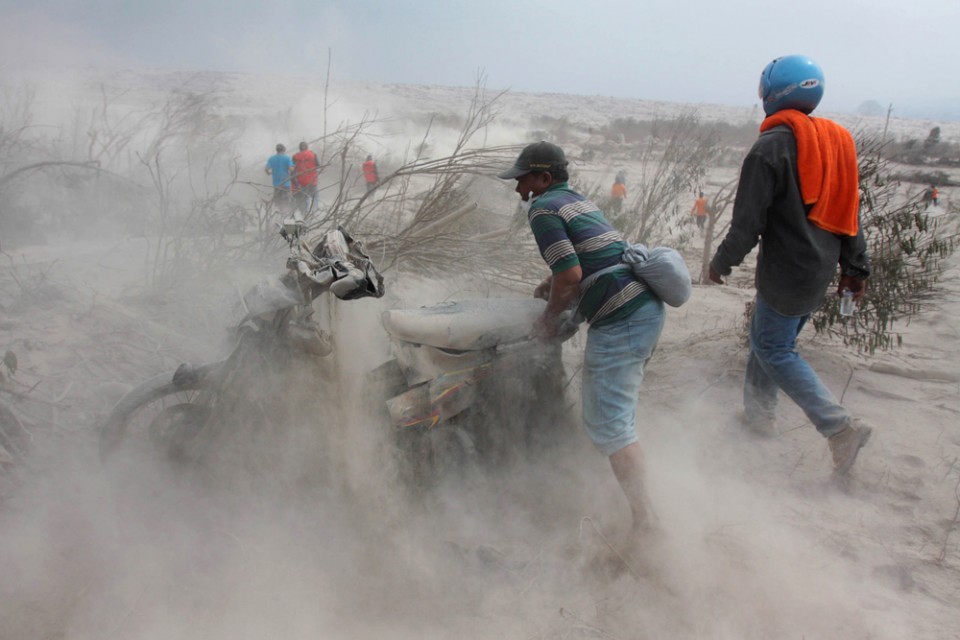 indonesia volcano (6)