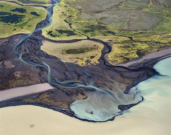 ภาพสวย วิวมุมสูง 800 เมตรเหนือแม่น้ำประเทศไอซ์แลนด์ 