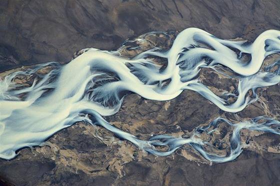 ภาพสวย วิวมุมสูง 800 เมตรเหนือแม่น้ำประเทศไอซ์แลนด์ 