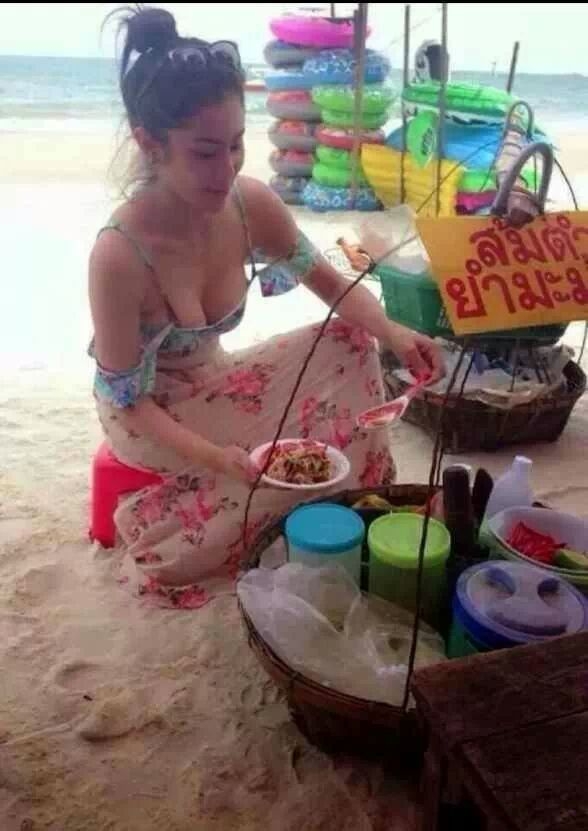 ส้มตำ ยำมะม่วงมาแล้วจ้า......