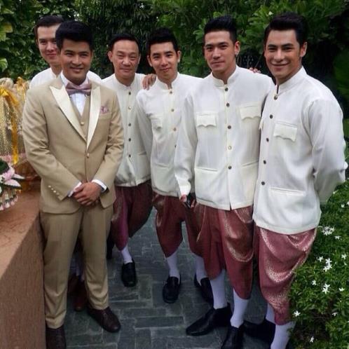 ชื่นมื่น! เติ้ล ตะวัน หมั้นแฟนสาวนอกวงการ (&copy; Instagram)