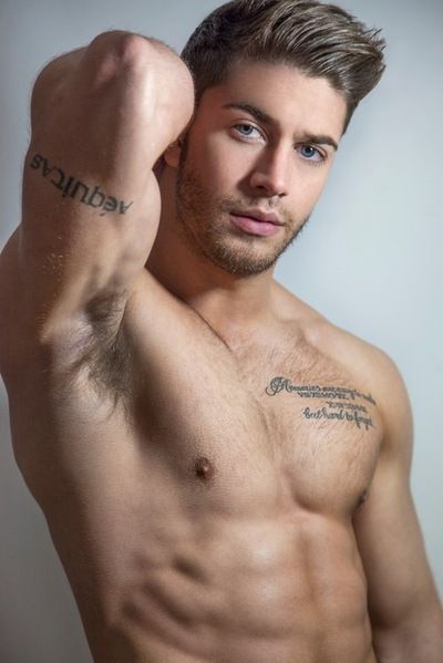 handsomemales:  benji taylor by claudio harris