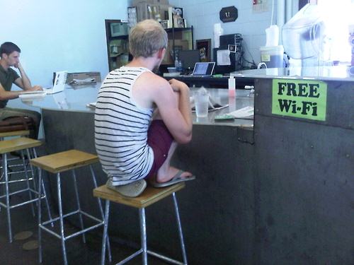 Table for one รวมรูปคนที่ชอบมากินข้าวคนเดียว จากทั่วโลก