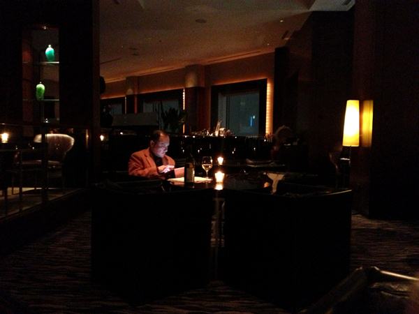 Table for one รวมรูปคนที่ชอบมากินข้าวคนเดียว จากทั่วโลก