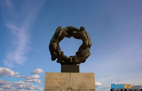 รูปโป๊ ประติมากรรมสุดแนว ในนอร์เวย์