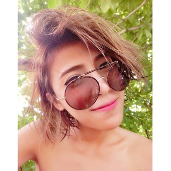 แอปเปิ้ล สีสะเหงียน กับบิกินี่รับซัมเมอร์