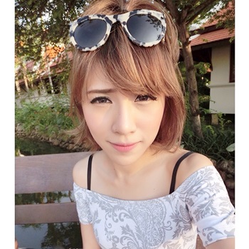 แอปเปิ้ล สีสะเหงียน กับบิกินี่รับซัมเมอร์