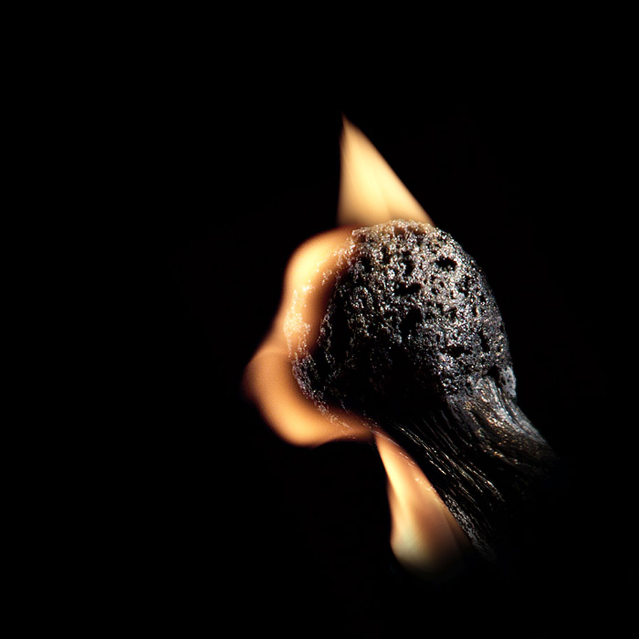 สุดยอดศิลปะการเผาใหม้ของไม้ขีดไฟ