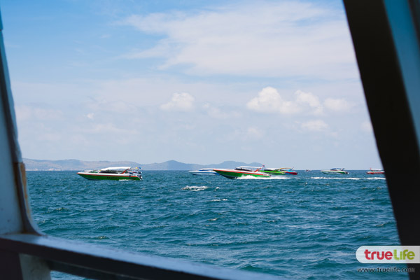 เที่ยวเกาะล้าน พัทยา ทะเลใกล้กรุงเทพฯ ฟ้าคราม น้ำใส ทะเลสวย อาบแดดสุดชิลล์