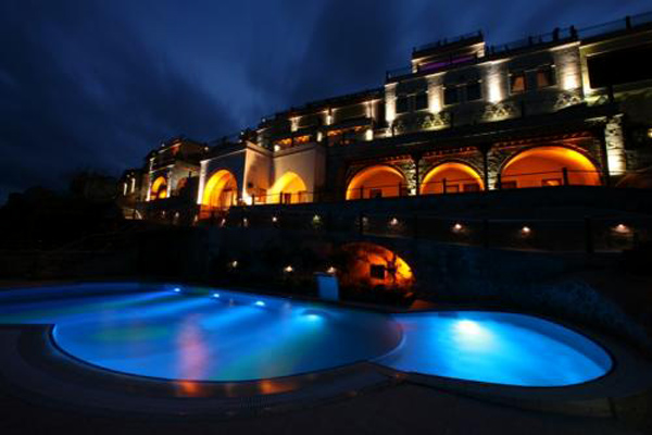 โรงแรมหรู ดีไซน์ให้อยู่ในถ้ำ Peri Cave Hotel & Pension Cave Hotel ตุรกี โรงแรมหรู ดีไซน์ให้อยู่ในถ้ำ Peri Cave Hotel & Pension Cave Hotel ตุรกี