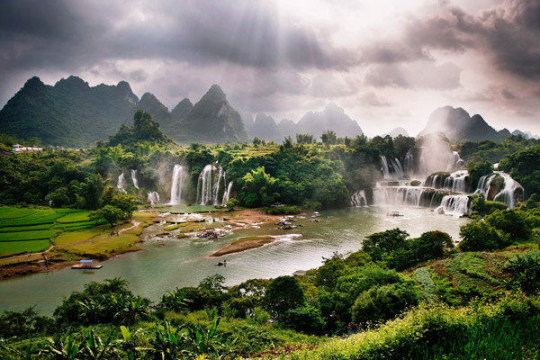 Ban Gioc Waterfall น้ำตกอันดับ 4 ของโลก พรมแดนจีน-เวียดนาม