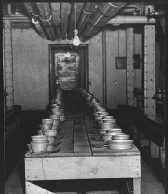 terrifying_asylum_tour_of_the_past_09