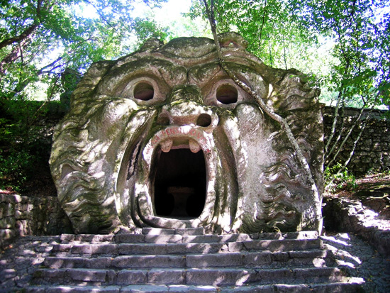 สวนสัตว์ประหลาดที่โบมาร์โซ (Bomarzo) อิตาลี