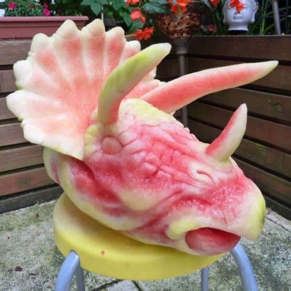 Clive-Cooper-Watermelon-carvings-12-600x600
